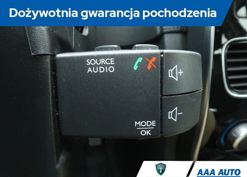 Renault Clio cena 37000 przebieg: 121688, rok produkcji 2018 z Krynki małe 232